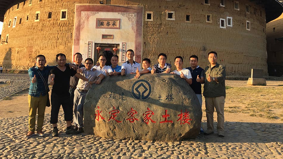 潤(rùn)東方節(jié)能環(huán)?？照{(diào)安裝前后對(duì)比圖